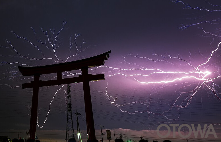 The 18th 雷写真コンテスト受賞作品 Fine Work -God’s Lighting the shrine-